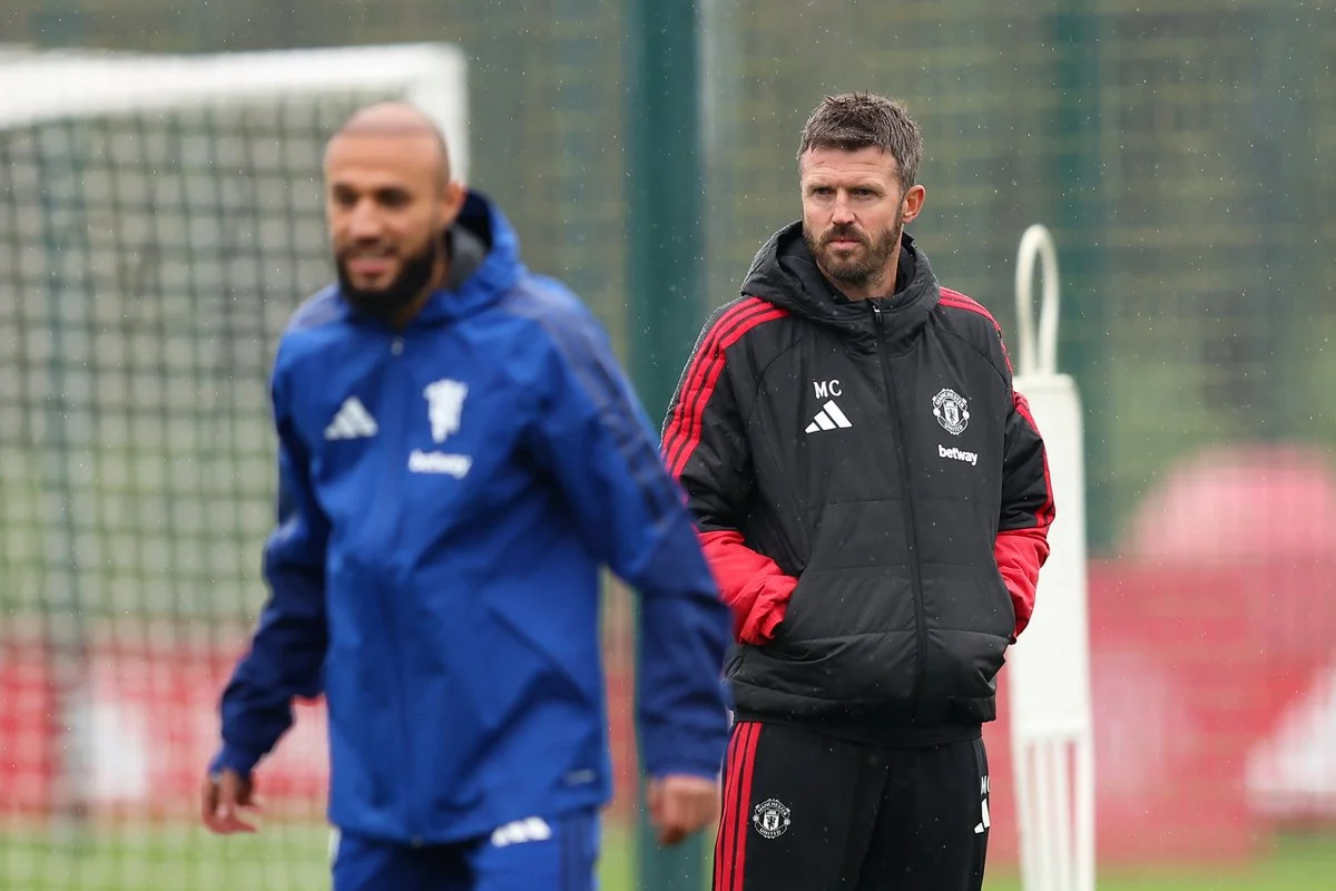 Cuerpo técnico del Manchester United durante un entrenamiento.