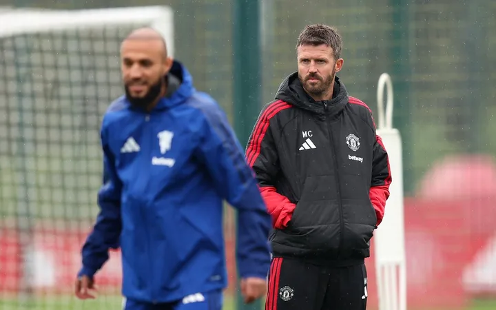 Cuerpo técnico del Manchester United durante un entrenamiento.