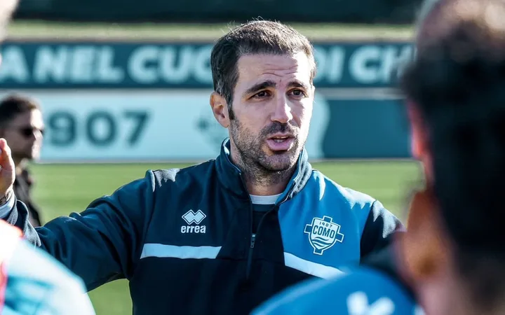 Cesc Fàbregas dirige un entrenamiento del Como. Imagen de archivo.