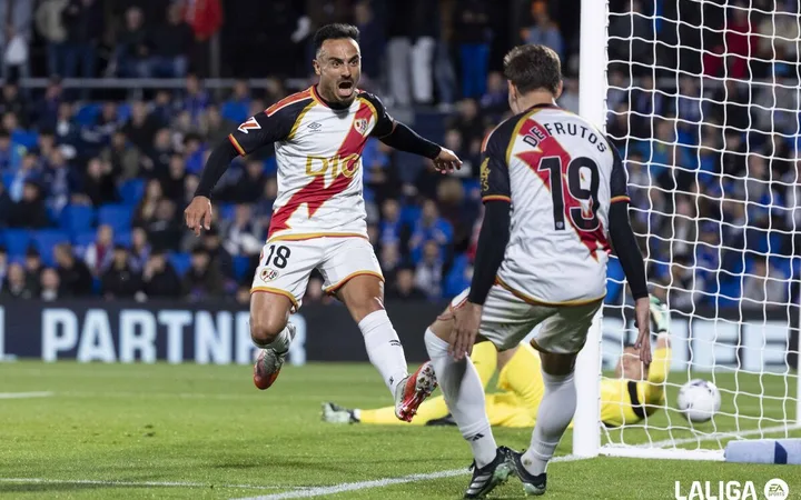 Jugadores del Rayo Vallecano durante el partido ante Getafe.