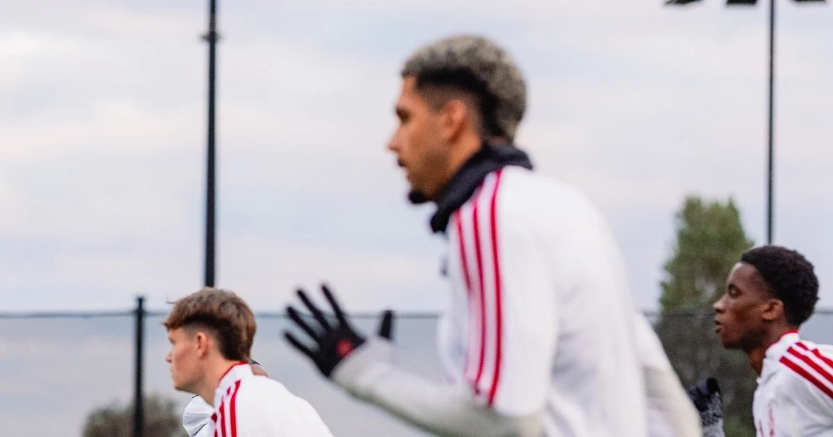 Jugadores del Liverpool durante un entrenamiento previo a la Champions.