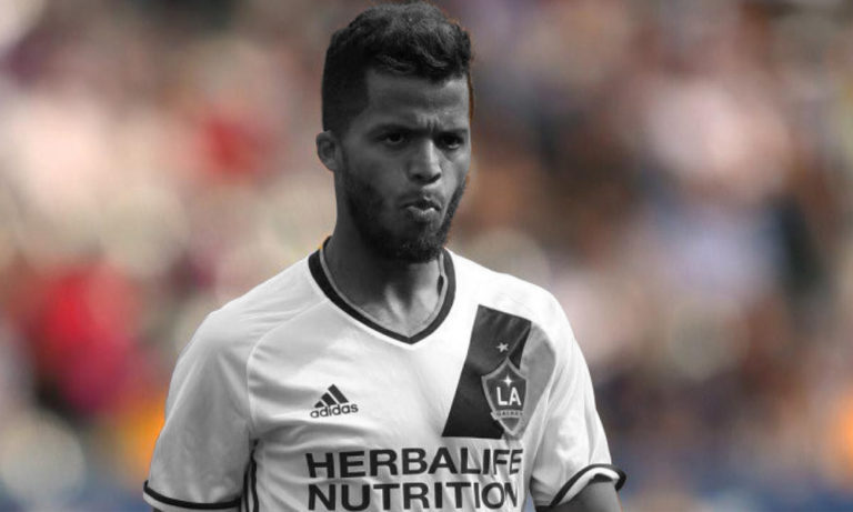 Ni en Estados Unidos lo valoran: La penosa encuesta que lidera Giovani Dos Santos.