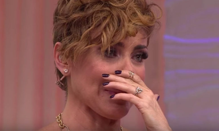 Producción de Enamorándonos hizo llorar a Carmen Muñoz en pleno programa