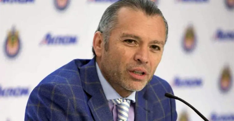 La reacción de Higuera en redes sociales tras su salida de Chivas