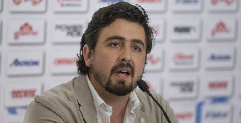 Amaury Vergara da malas noticias a la afición de Chivas