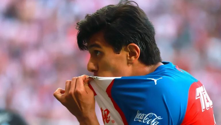 JJ Macías revela por qué besó el escudo de León y el de Chivas