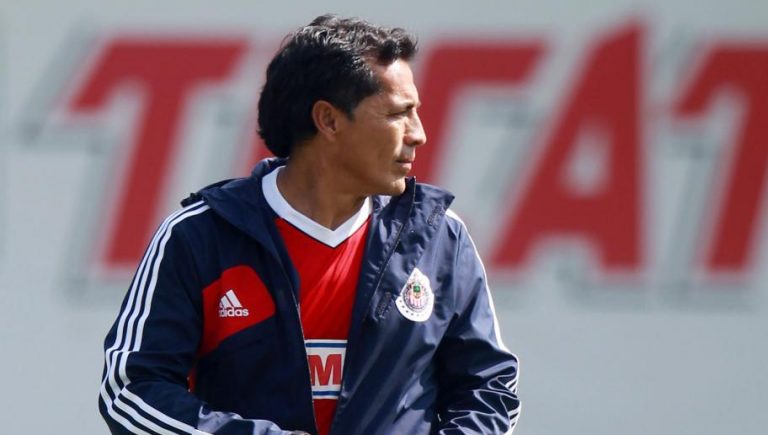 Benjamín Galindo revela su 11 histórico de Chivas