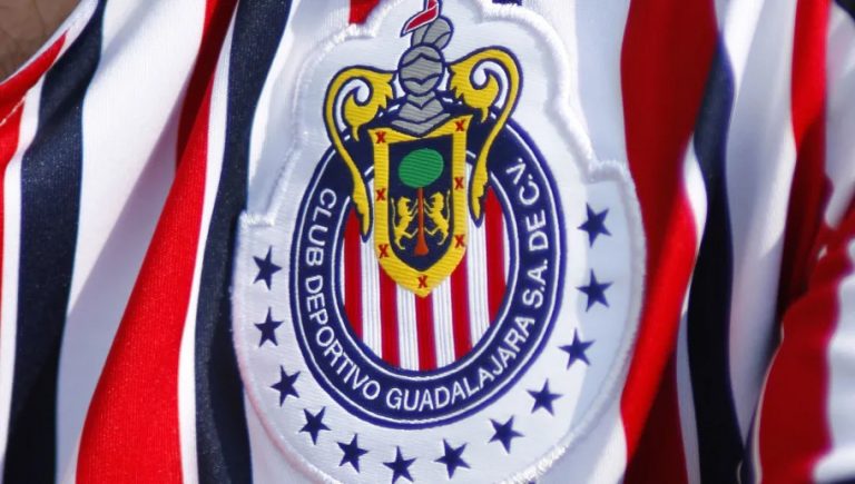 La razón por la que Chivas cambiará su escudo