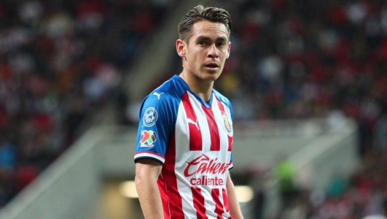 Jesús Angulo rompe el silencio sobre ser suplente en Chivas