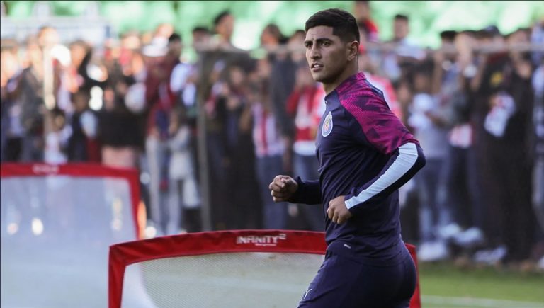 La condición de Chivas para que Víctor Guzmán regrese