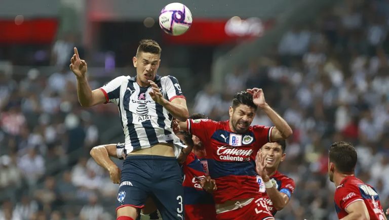 El intercambio que planea Chivas para quedarse con César Montes
