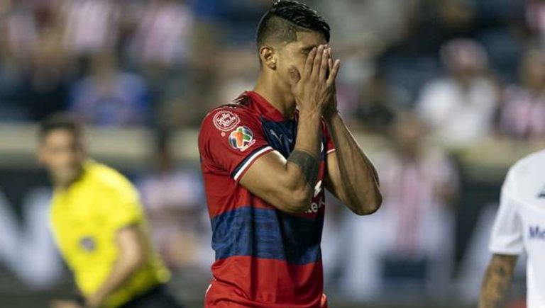 Alan Pulido señala al ‘culpable’ de su salida de Chivas