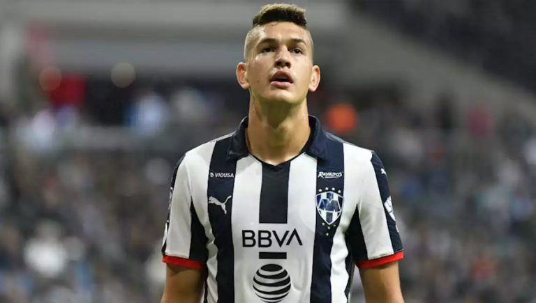 César Montes responde al interés de Chivas por contratarlo