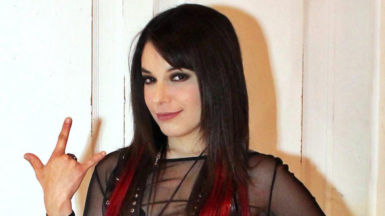 Alejandra de “Vecinos” impacta con radical cambio de look