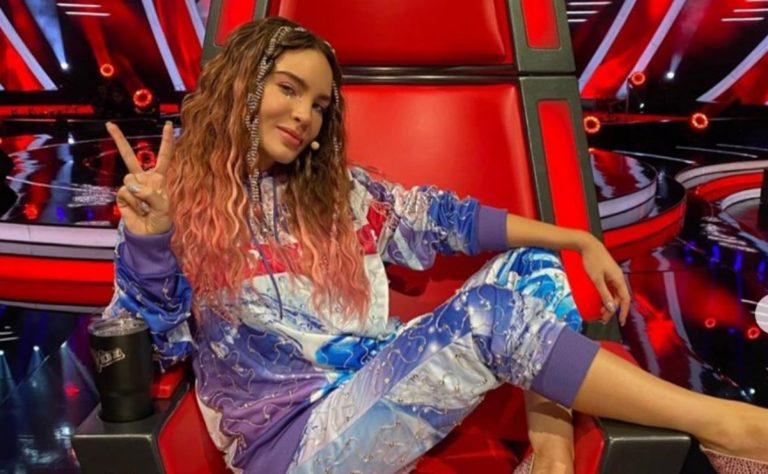 La falda transparente de Belinda con la que enseñó de más en “La Voz”