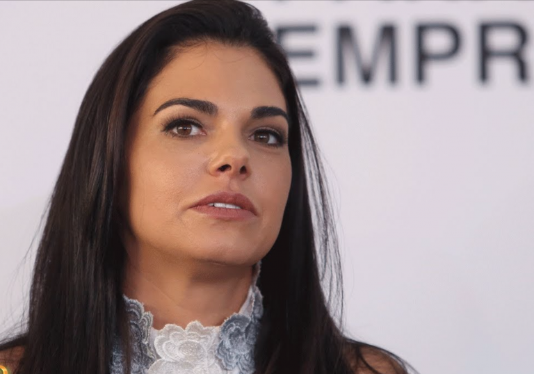 Filtran VIDEO que comprueba que Livia Brito sí estuvo en Cancún luego de negar agresión a reportero