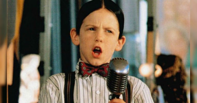 “Alfalfa” de “Pequeños traviesos” es arrestado por uso de drogas y su aspecto nos arruinó la infancia a todos