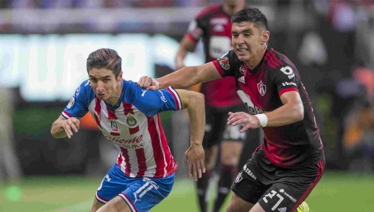 Acusan al Atlas de ‘copiar’ el uniforme visitante de las Chivas