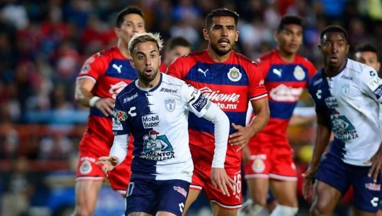 El posible XI titular con el que Chivas jugaría esta noche contra Pachuca