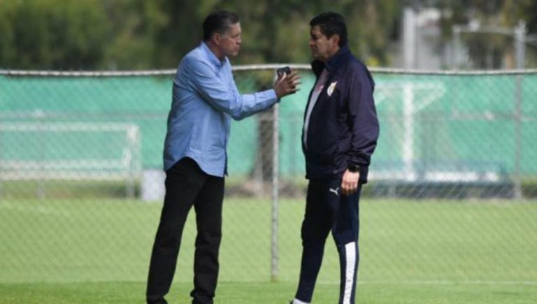 Tena hizo caso omiso a Peláez de no alinear a 2 futbolistas y fue despedido