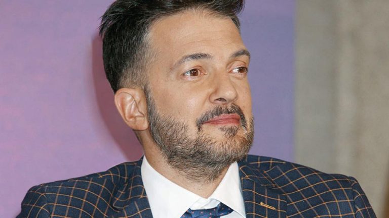 Fernando del Solar reaparece con su nuevo aspecto y da importante anuncio