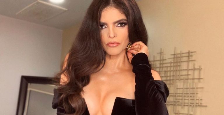 Ana Bárbara celebró el 15 de septiembre con un traje de charra totalmente transparente