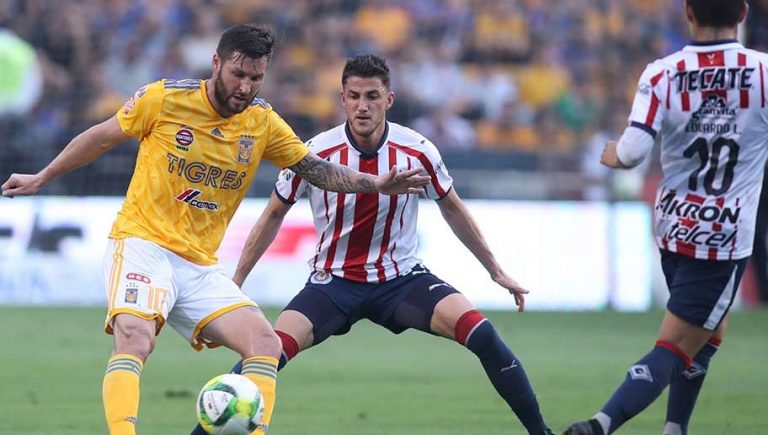 El posible XI titular con el que Chivas jugará esta noche en contra de Tigres