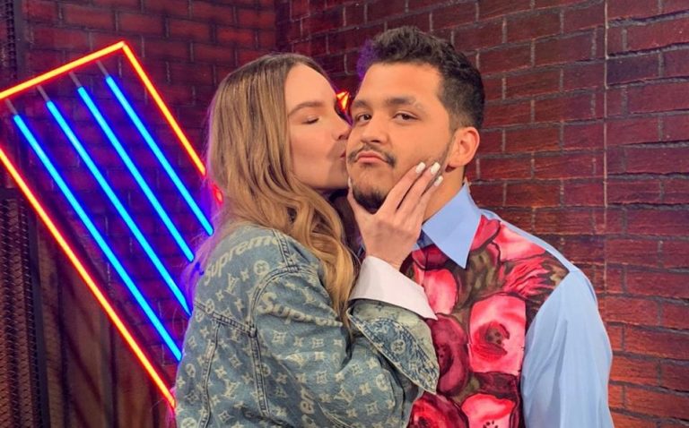 Christián Nodal presume los regalos que le dio Belinda durante el final de La Voz