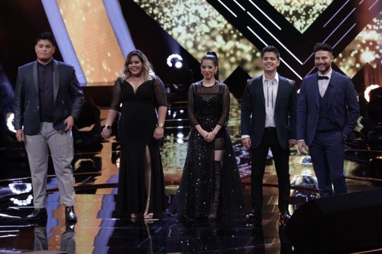 Finalista de La Voz acusa que le robaron el celular en plena final del programa