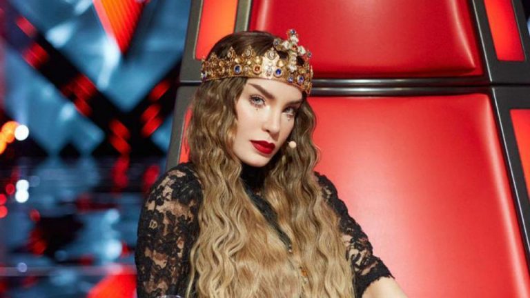 Belinda arrasa en la final de La Voz con espectacular look
