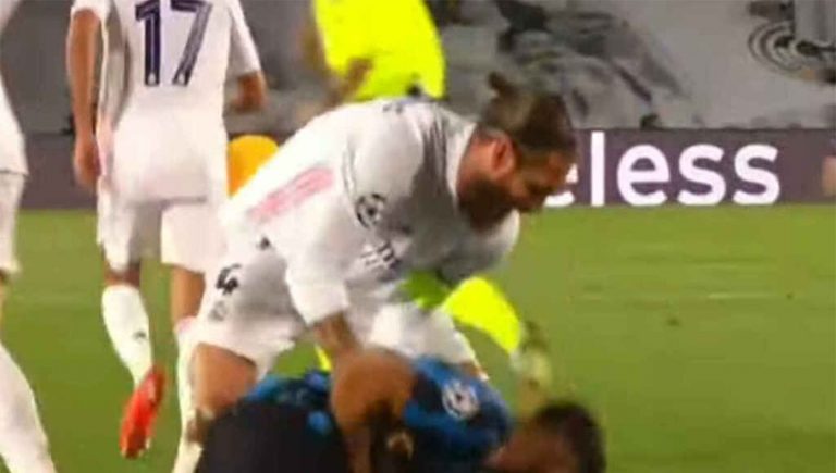 Video: Encontronazo entre Ramos y su excompañero del Real Madrid