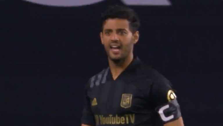 VIDEO: Carlos Vela anota gol y lo celebra insultando al América