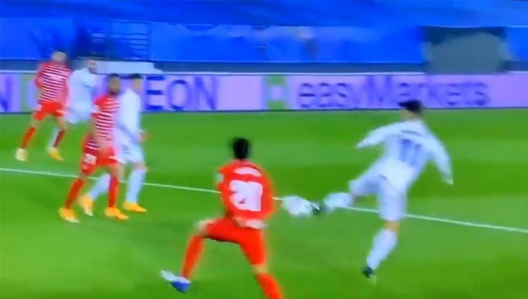 Video: Marco Asensio a punto de marcar de tacón el gol de su carrera y del año