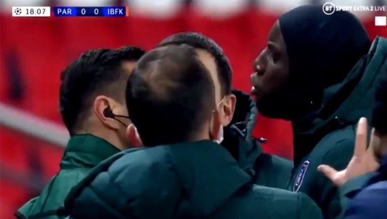 Video: Jugadores del PSG y de Istambul se retiran de la cancha acusando al árbitro de racismo