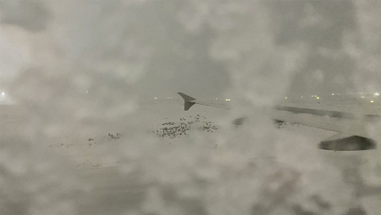 Video: Así fue el caótico intento de despegue del avión del Real Madrid en el temporal de nieve