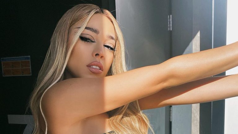 Danna Paola incendia las redes con sensuales fotos en bikini