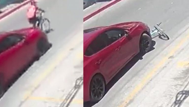 VIDEO: Ciclista sufre accidente, lo multan y le hacen pagar los daños del coche