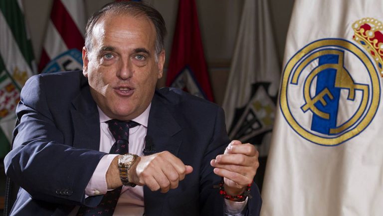 Javier Tebas, presidente de LaLiga, amenaza al Barcelona con descenderlo a segunda división