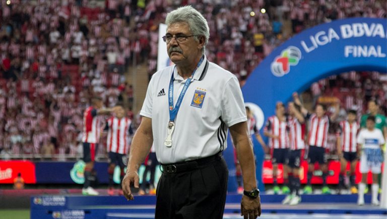 En Chivas están atentos a la posible salida de Ricardo Ferretti como DT de Tigres