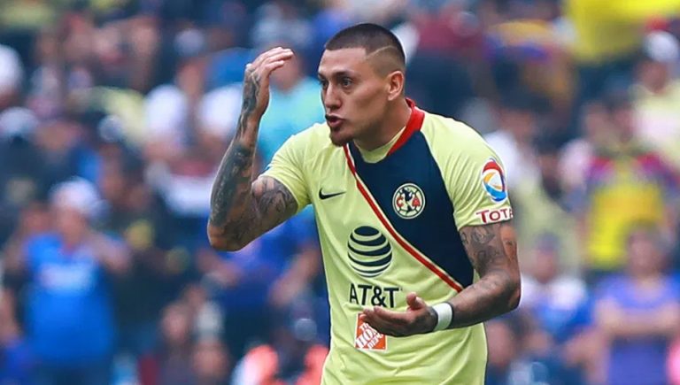 Nicolás Castillo le juega chueco a las Águilas del América