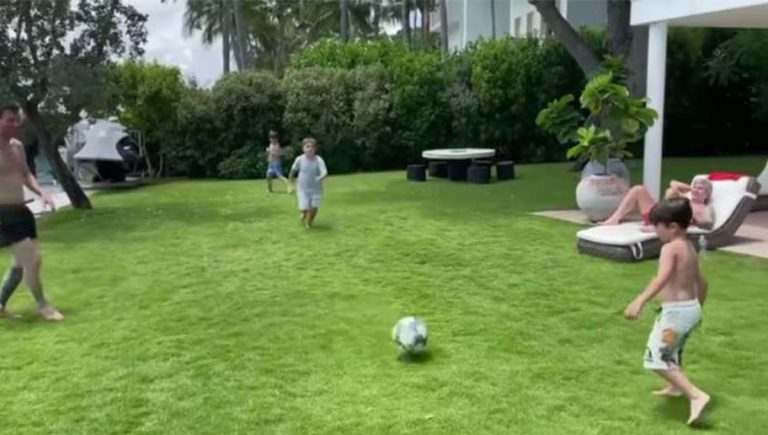 Messi comparte video en Instagram de Mateo jugando al fútbol y las redes estallan