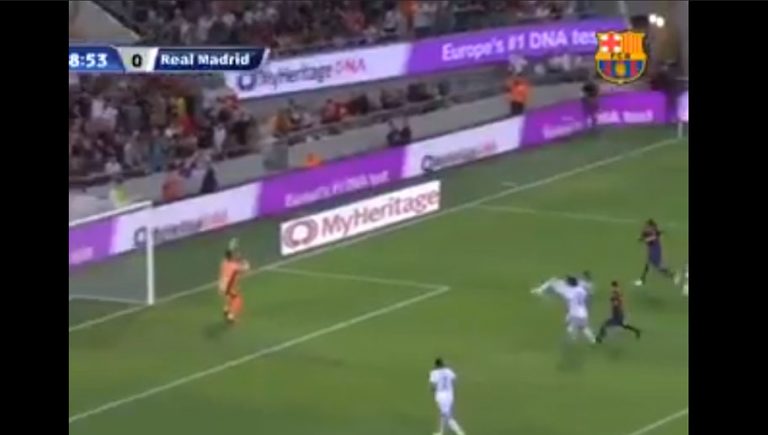 Video: el golazo de fantasía que había fabricado Ronaldinho en el juego de leyendas