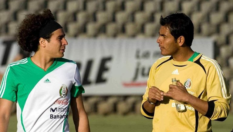 Oswaldo Sánchez critica a Guillermo Ochoa y lo dejan en ridículo