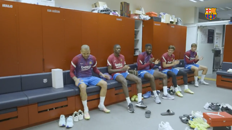 Video: Dani Alves emociona a sus compañeros con su primer discurso en su regreso al FC Barcelona