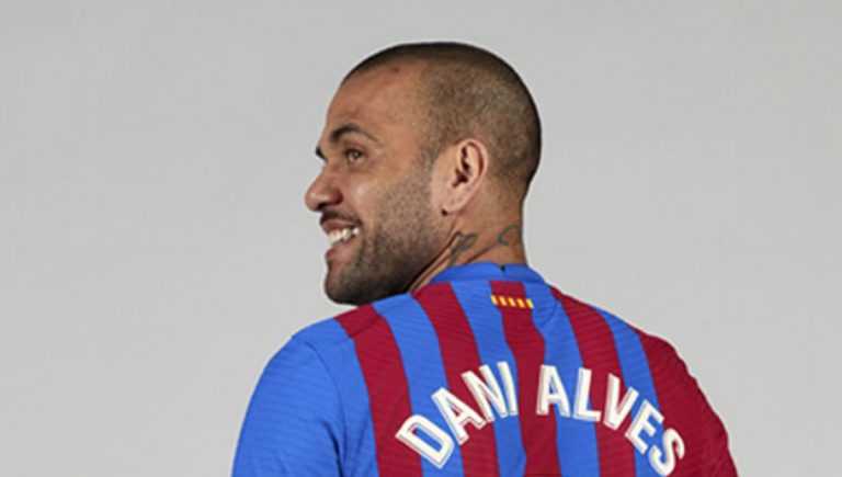 Oficial: Dani Alves hereda histórico dorsal del FC Barcelona