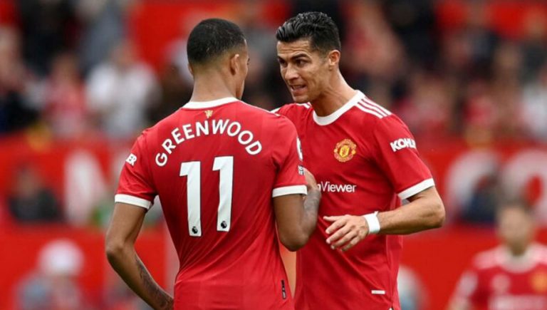 Cristiano Ronaldo retoma pleito en el vestidor del Manchester United