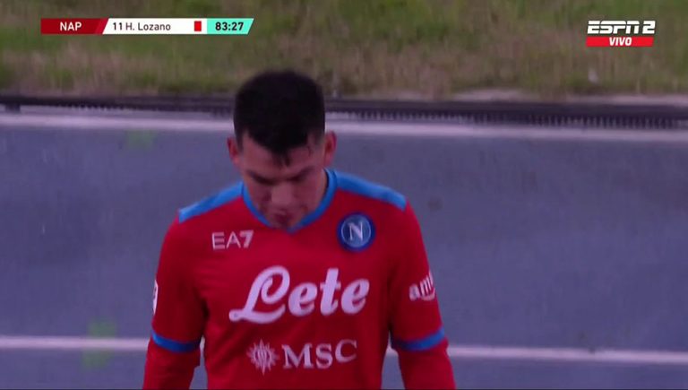 Video: la durísima entrada que le costó la expulsión al Chucky Lozano