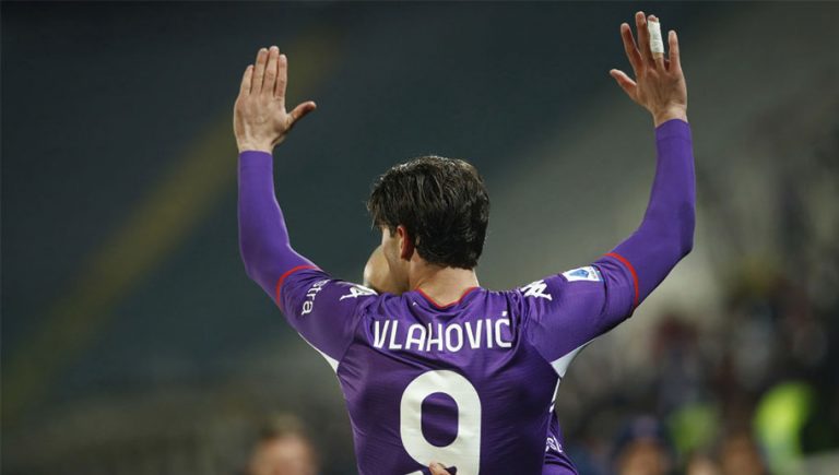 Vlahovic, delantero sensación del fútbol europeo, encuentra nuevo equipo por 75 millones