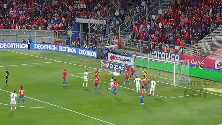 Video: la chilena con la que Luis Suárez supera a Messi y se convierte en el máximo goleador de las eliminatorias sudamericanas