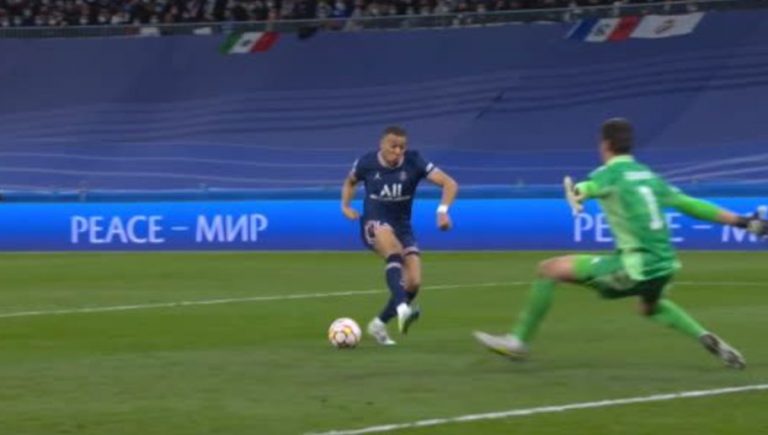 Video: la jugada de ensueño de Kylian Mbappé a Courtois que fue offside